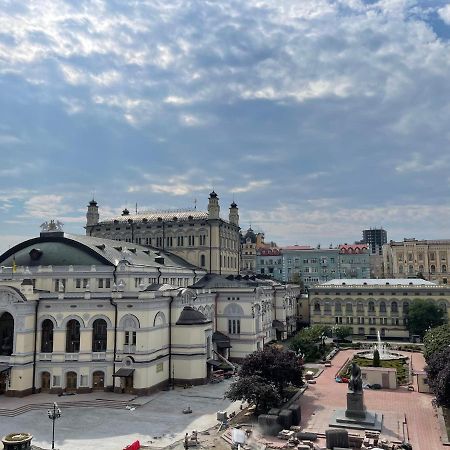 Amazing Opera View Lägenhet Kiev Exteriör bild