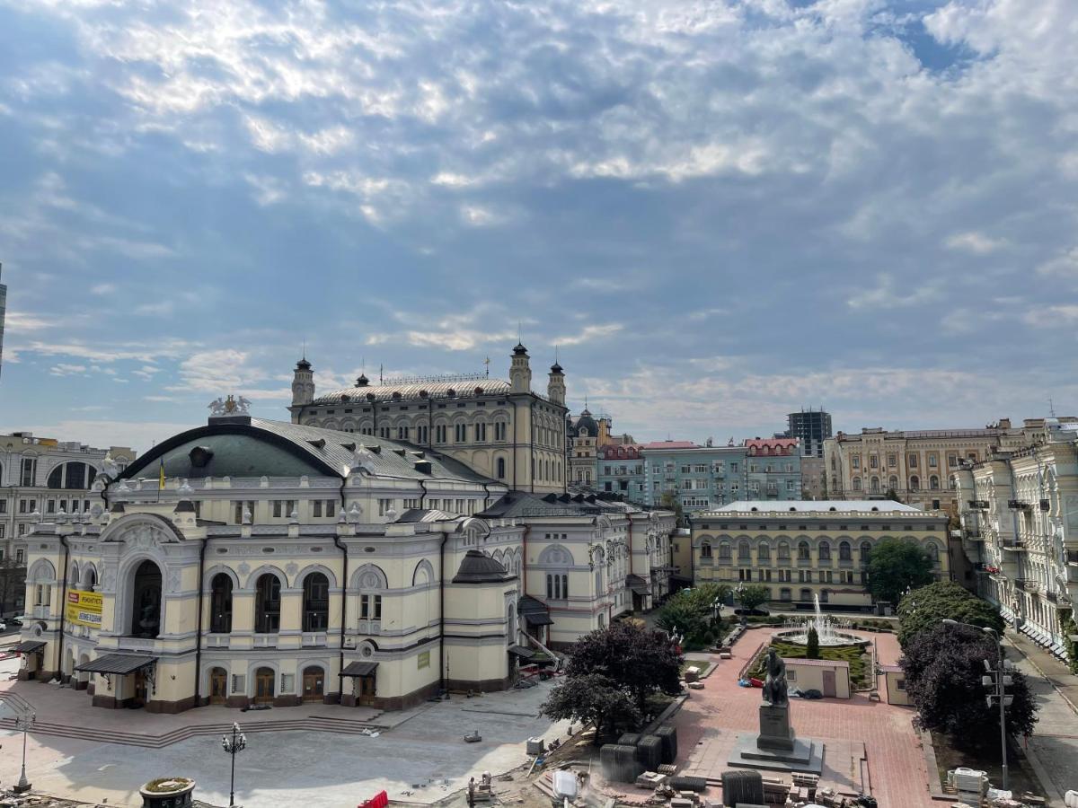 Amazing Opera View Lägenhet Kiev Exteriör bild